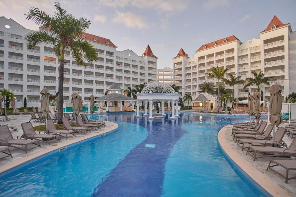 Bahia Principe Luxury Runaway Bay