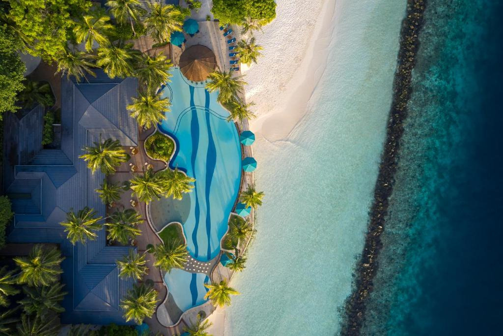 Royal Island Resort and Spa