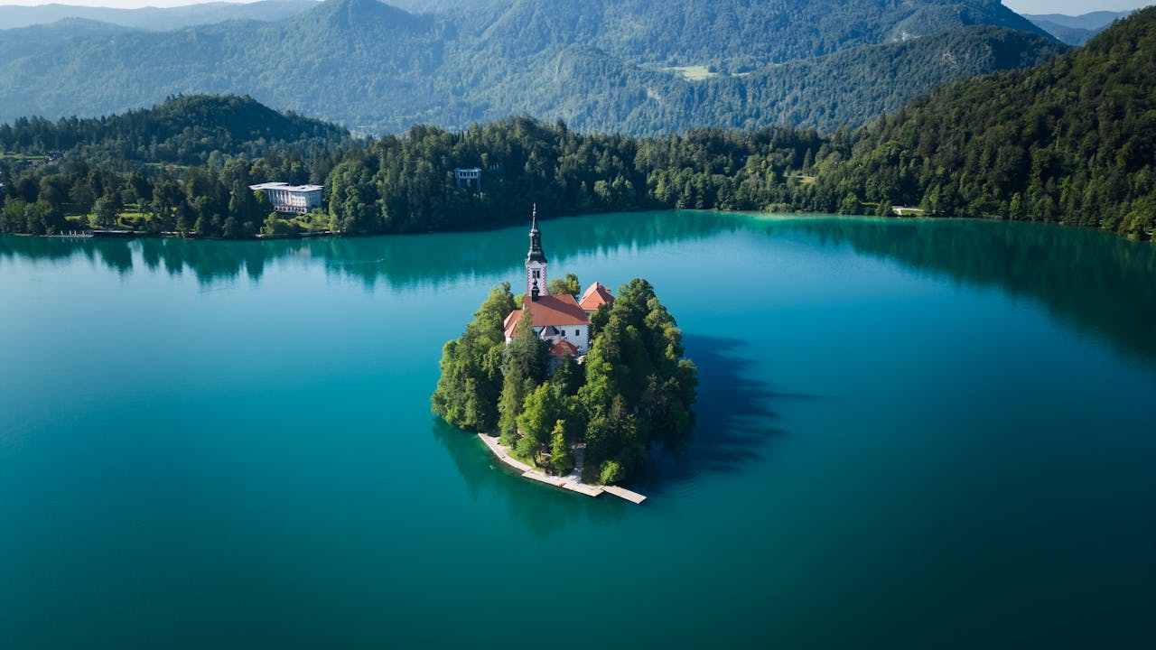 Božićna čarolija Slovenije - 27.11. i 11.12.2026.