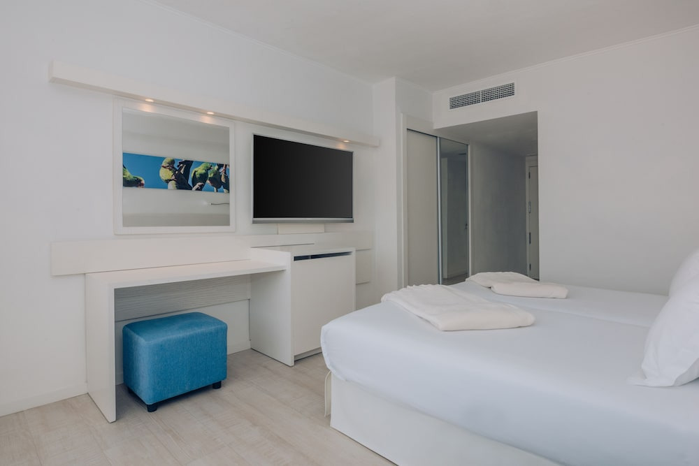 Iberostar Waves Bouganville Playa