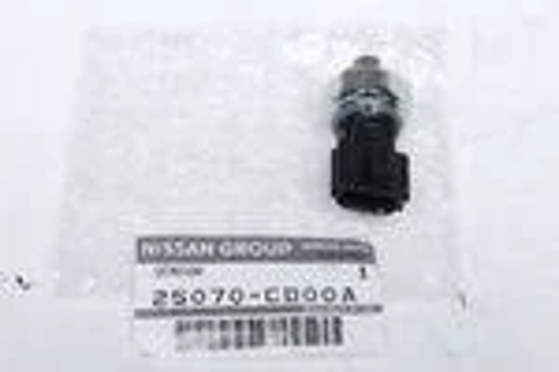 25070cd00a-nissan-sensor-oil-pressure-1