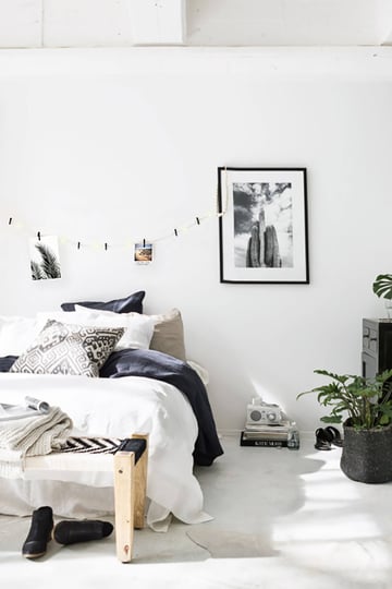 36-led-matte-black-photo-clip-string-light-battery-operated-1