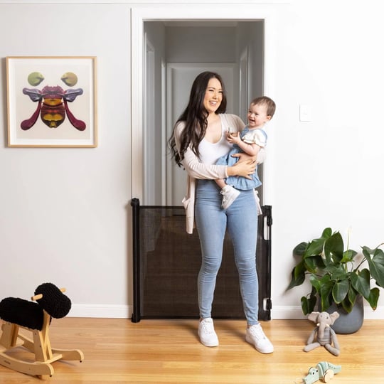 55-wide-retractable-baby-gate-new-black-1
