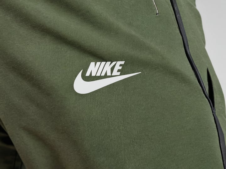 Green-Nike-Joggers-3