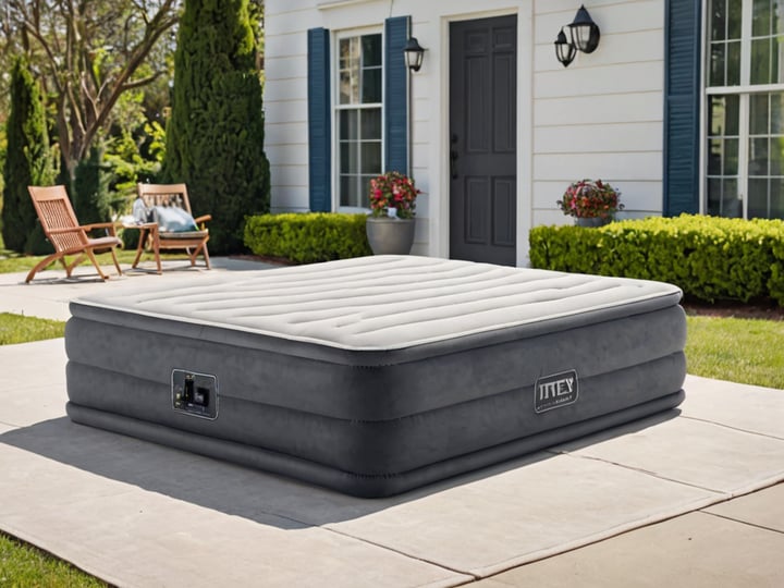 Intex-Queen-Air-Mattress-4