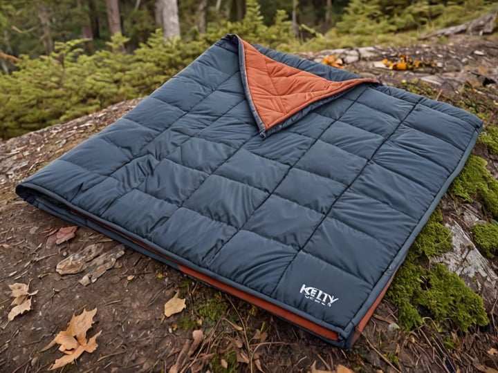 Kelty-Hoodligan-Blanket-6