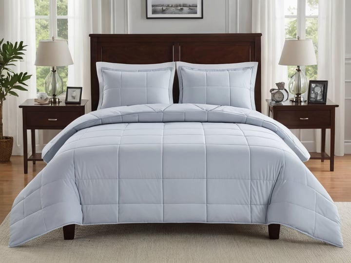 Lightweight-Comforter-5