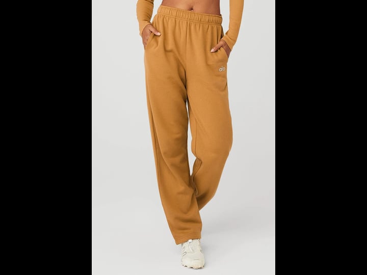alo-yoga-accolade-straight-leg-sweatpants-toffee-1