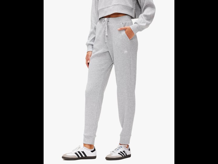 alo-yoga-muse-sweatpants-gray-1