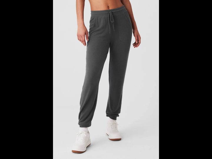 alo-yoga-soho-sweatpant-anthracite-1