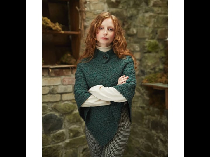 aran-woollen-mills-ladies-poncho-connemara-green-1