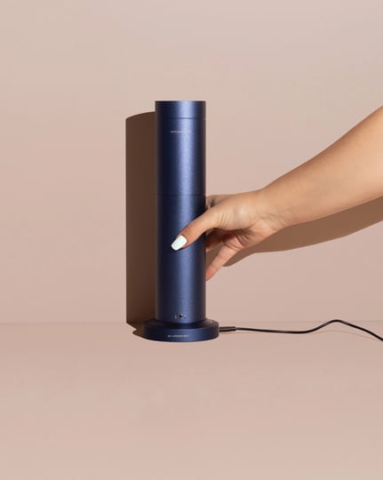 aroma360-fly-wireless-pro-test-scent-diffuser-in-blue-1