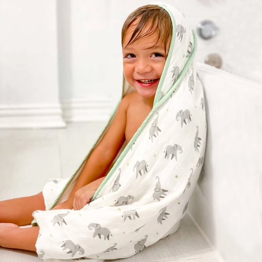 baby-hooded-towel-washcloth-set-elephant-1