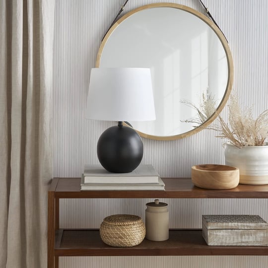 black-18-modern-round-table-lamp-nourison-1