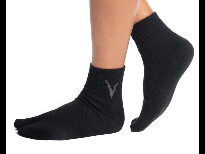 black-wool-casual-v-toe-flip-flop-tabi-big-toe-socks-1