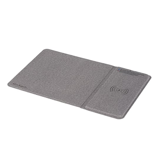 blackweb-wireless-qi-charging-mouse-pad-1