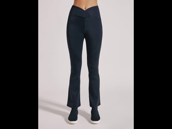 blanc-noir-solid-bootcut-legging-1