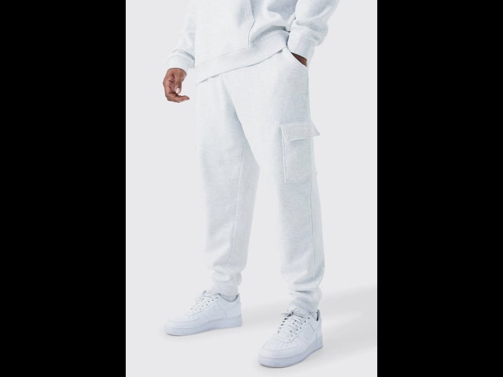 boohooman-plus-size-core-fit-cargo-jogger-1