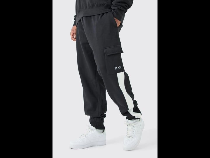 boohooman-plus-size-man-gold-cargo-pocket-sweatpants-1