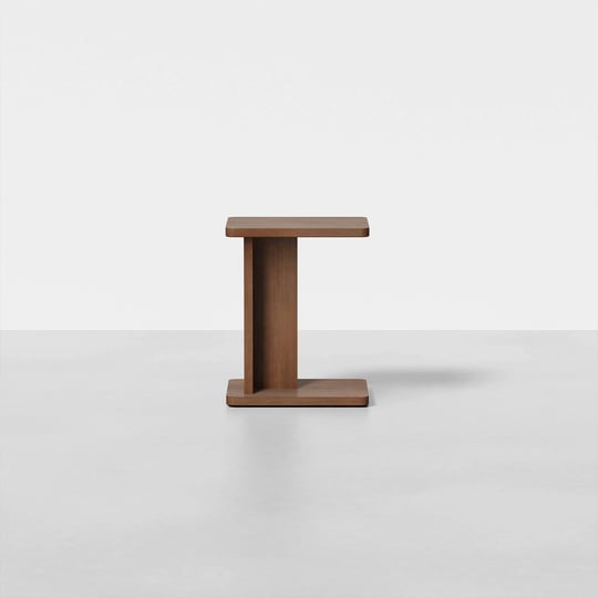 c-side-table-in-walnut-thuma-1