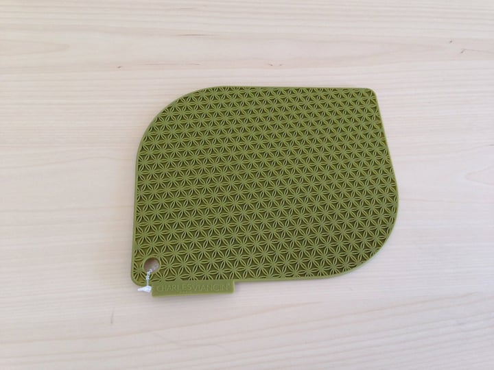 charles-viancin-honeycomb-pot-holder-bamboo-green-1