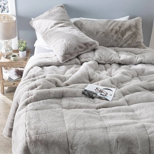 chunkiest-chunky-bunny-coma-inducer-oversized-lightweight-comforter-set-byourbed-size-king-comforter-1