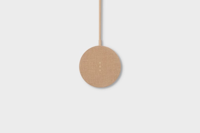 courant-mag-1-essentials-magnetic-charger-camel-1