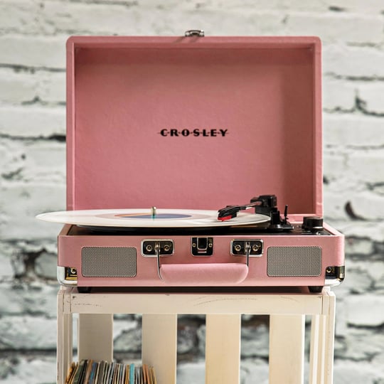 crosley-cruiser-deluxe-turntable-in-blush-1