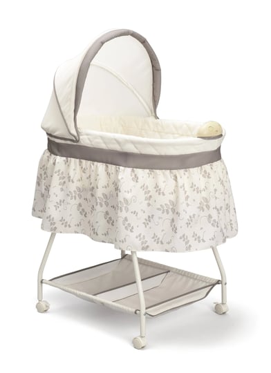 delta-children-deluxe-sweet-beginnings-bassinet-falling-leaves-1