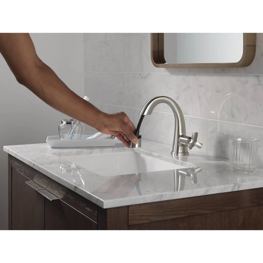 delta-stryke-single-handle-pull-down-bathroom-faucet-5776-lumicoat-stainless-1