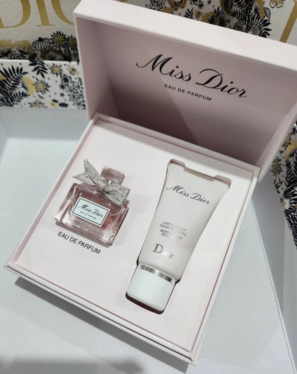 dior-makeup-miss-dior-and-body-milk-set-color-pink-size-os-leesuhxds-closet-1
