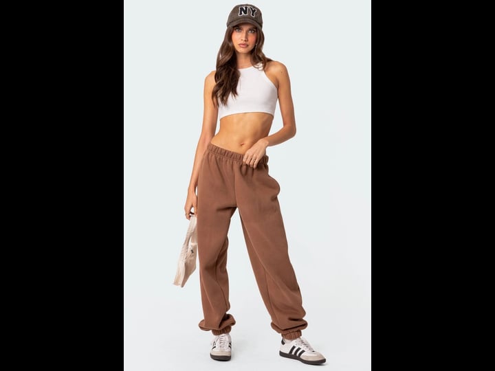 edikted-clark-oversized-sweatpants-brown-1