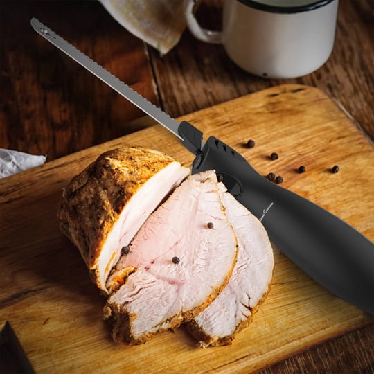 electric-carving-knife-with-8-inch-serrated-stainless-steel-blad-1