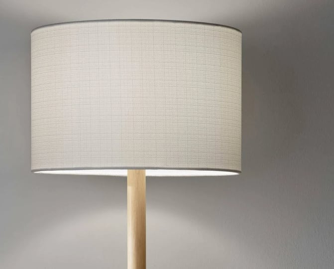 estallar-natural-wood-floor-lamp-with-simple-cabin-style-1