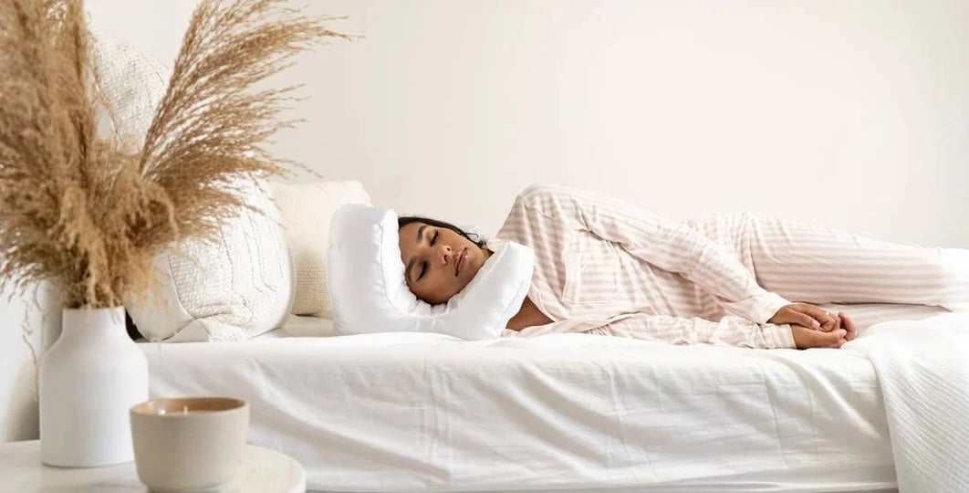 flawless-face-pillow-cloud-white-satin-pillowcase-1