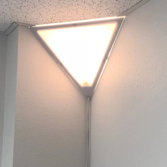homeconcept-beacon-triangle-corner-light-plug-in-17-cord-white-1
