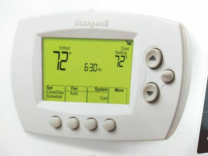 honeywell-rth6580wf-wi-fi-7-day-programmable-wireless-thermostat-1