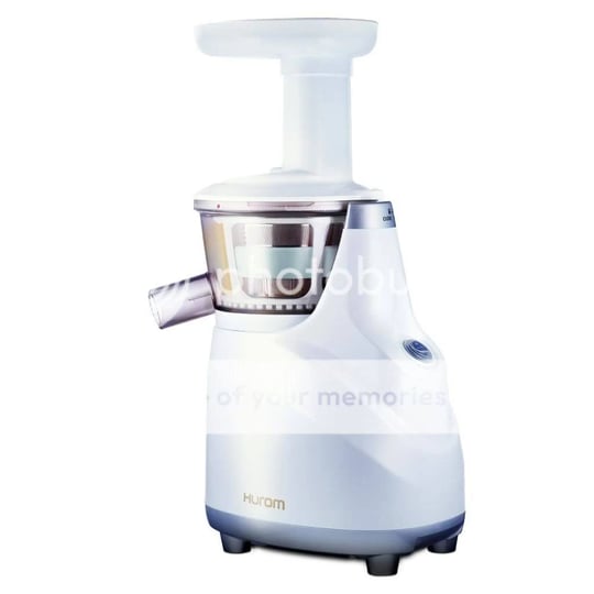 hurom-jp-white-slow-fresh-press-juicer-1