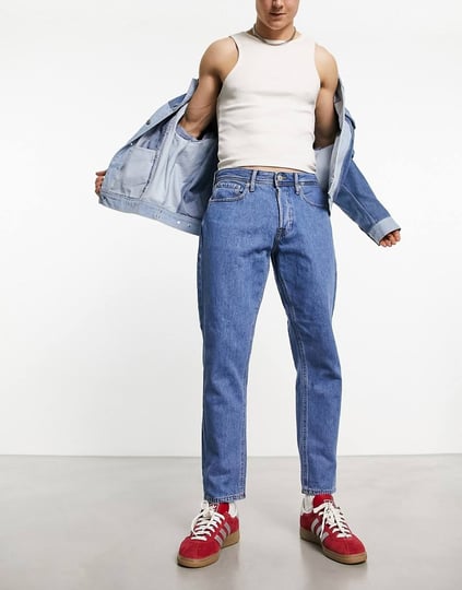 jack-jones-intelligence-frank-rigid-loose-cropped-jeans-in-light-blue-wash-1