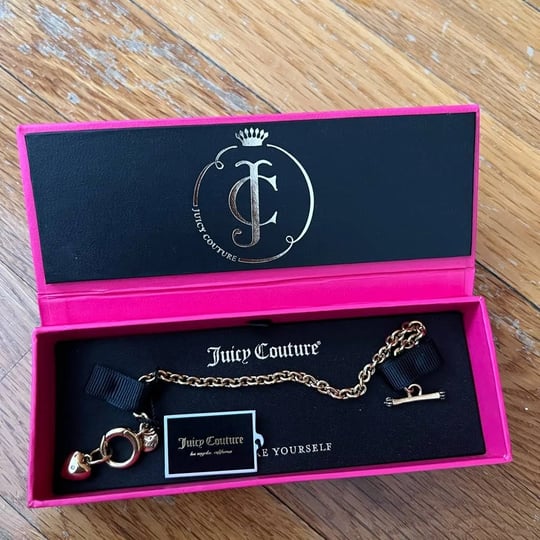 juicy-couture-jewelry-juicy-couture-gold-chain-bracelet-color-gold-size-os-l0velyclosets-closet-1
