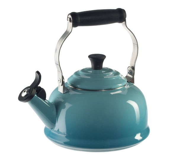 le-creuset-kettle-whistling-caribbean-1