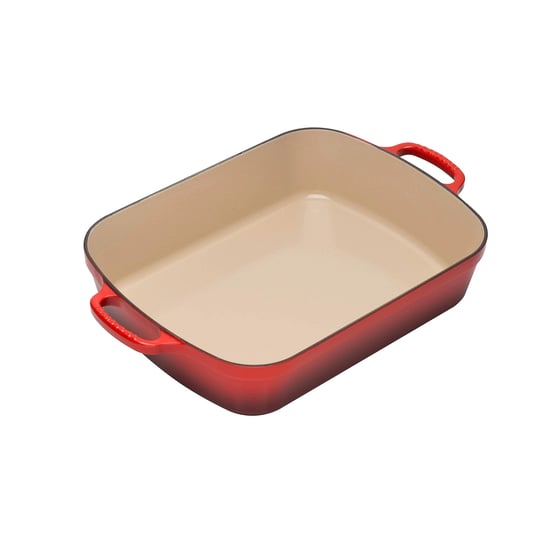 le-creuset-signature-5-25-quart-cast-iron-rectangular-roaster-cerise-1