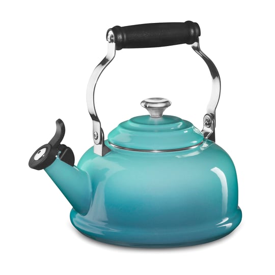 le-creuset-tea-kettle-1-7-qt-whistling-caribbean-1
