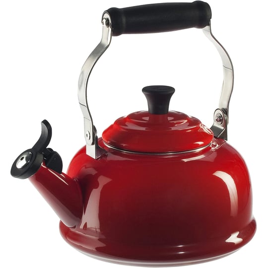 le-creuset-whistling-tea-kettle-1-8-qt-red-1