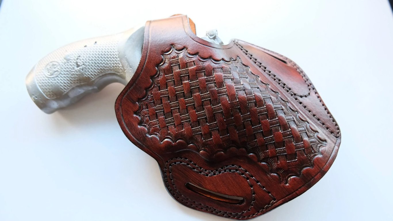 leather-basket-weave-owb-holster-for-smith-and-wesson-686-357-magnum-2-5-inch-r-h-1
