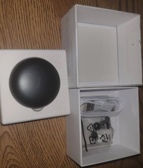 lg-tone-free-ufp8w-enhanced-active-noise-cancelling-true-wireless-earbuds-white-1