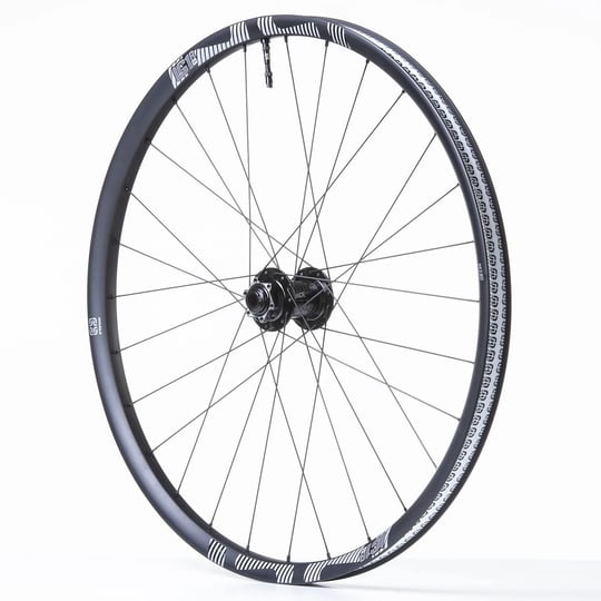 lg1-race-carbon-enduro-wheels-27-5-boost-front-1