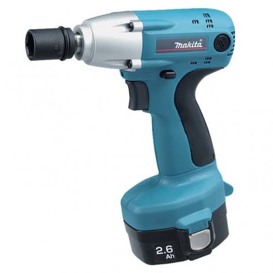 makita-xss01-saw-circular-18v-lxt-6-1-2-1
