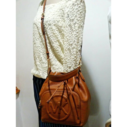michael-kors-bags-michael-kors-bucket-bag-color-brown-tan-size-os-arielvelasms-closet-1