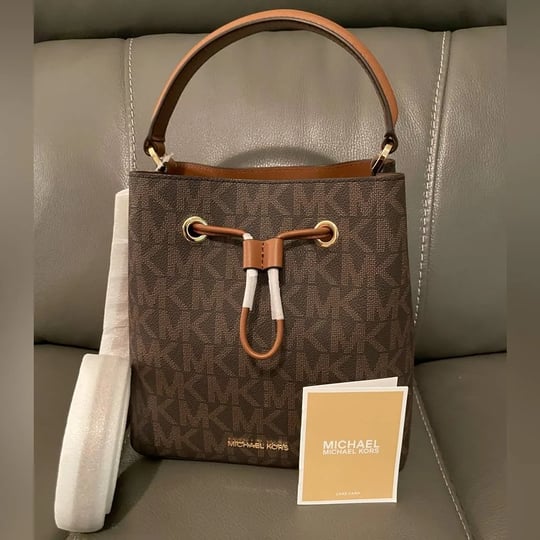 michael-kors-bags-nwt-michael-kors-signature-logo-suri-medium-crossbody-bucket-messenger-bag-color-b-1